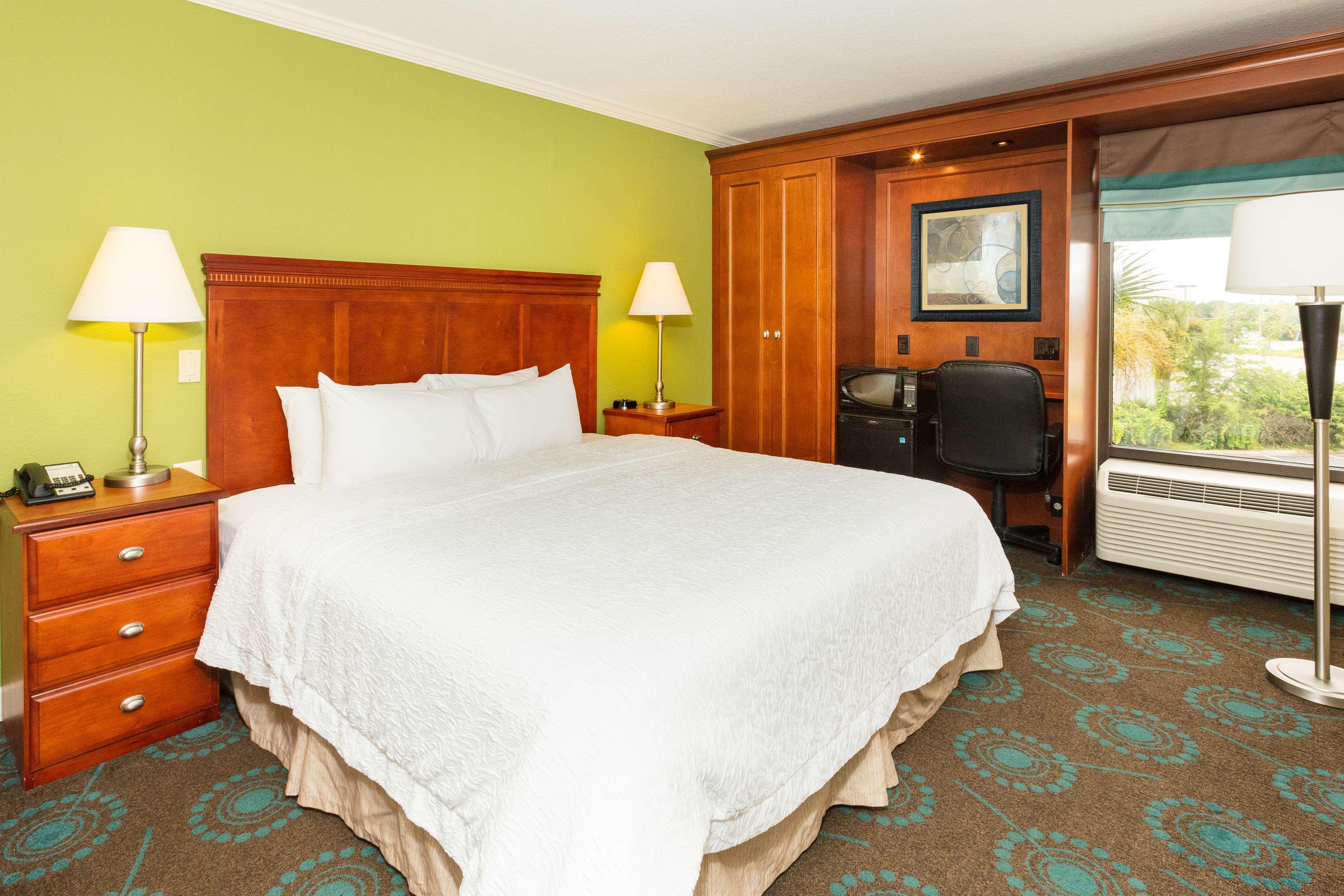 Hampton Inn Daytona Speedway-Airport Дейтона-Бич Экстерьер фото