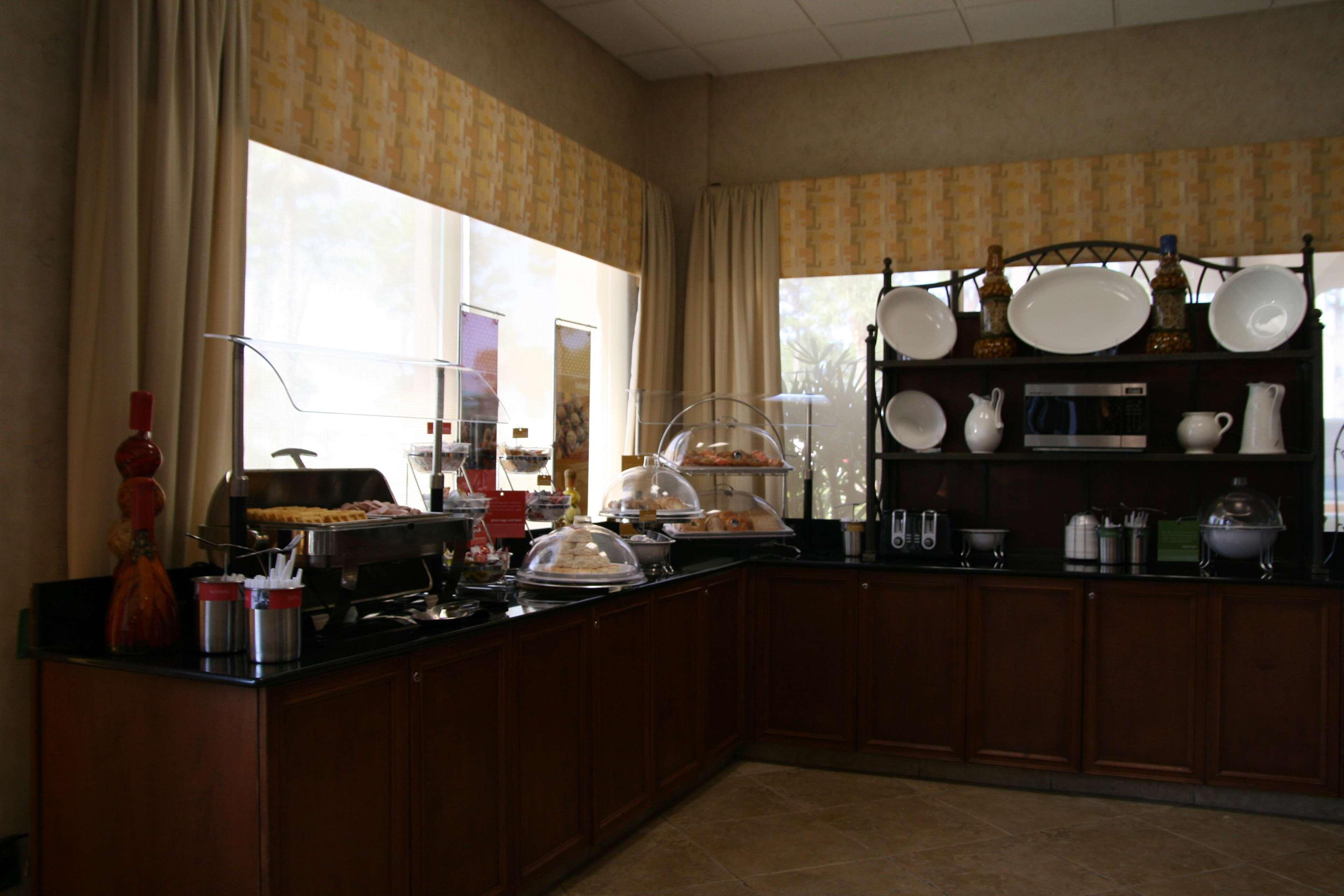 Hampton Inn Daytona Speedway-Airport Дейтона-Бич Ресторан фото
