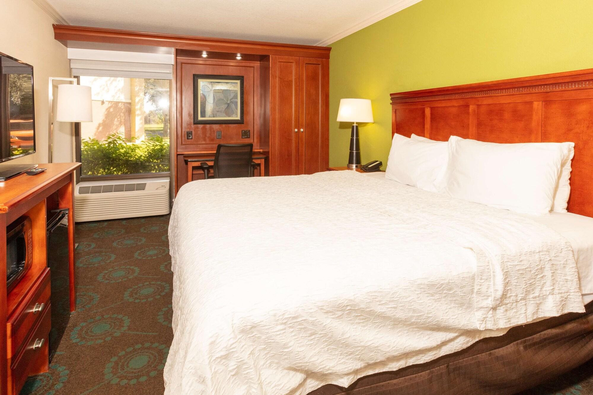 Hampton Inn Daytona Speedway-Airport Дейтона-Бич Экстерьер фото
